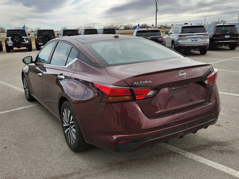 Used 2023 Nissan Altima 2.5 SV image 3