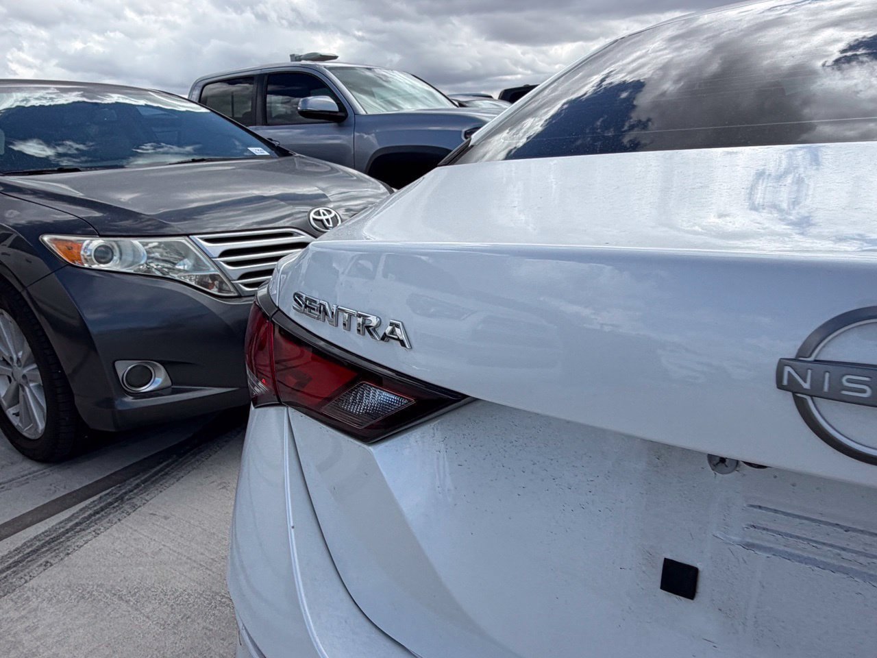 Used 2024 Nissan Sentra SV FWD image 5