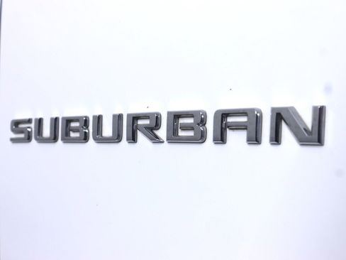 Used 2024 Chevrolet Suburban LT AWD/4WD image 37