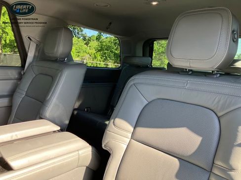 Used 2020 Lincoln Navigator Reserve w/ Equipment Group 208A Reserve AWD/4WD image 9