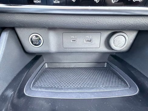 Used 2023 Nissan Rogue SV image 15