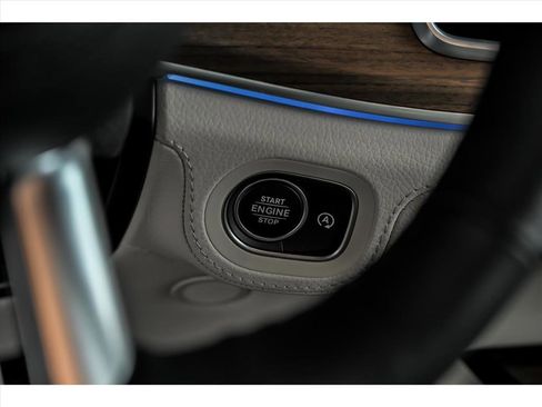 New 2026 Mercedes-Benz GLS 580 4MATIC image 15