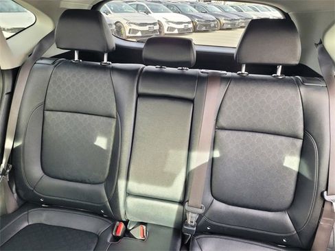 Used 2023 Kia Seltos EX image 10