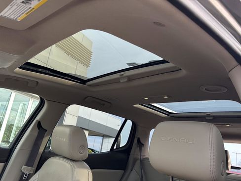 Used 2019 GMC Acadia Denali w/ Technology Package FWD image 30