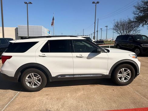 Used 2020 Ford Explorer XLT w/ Equipment Group 202A image 2