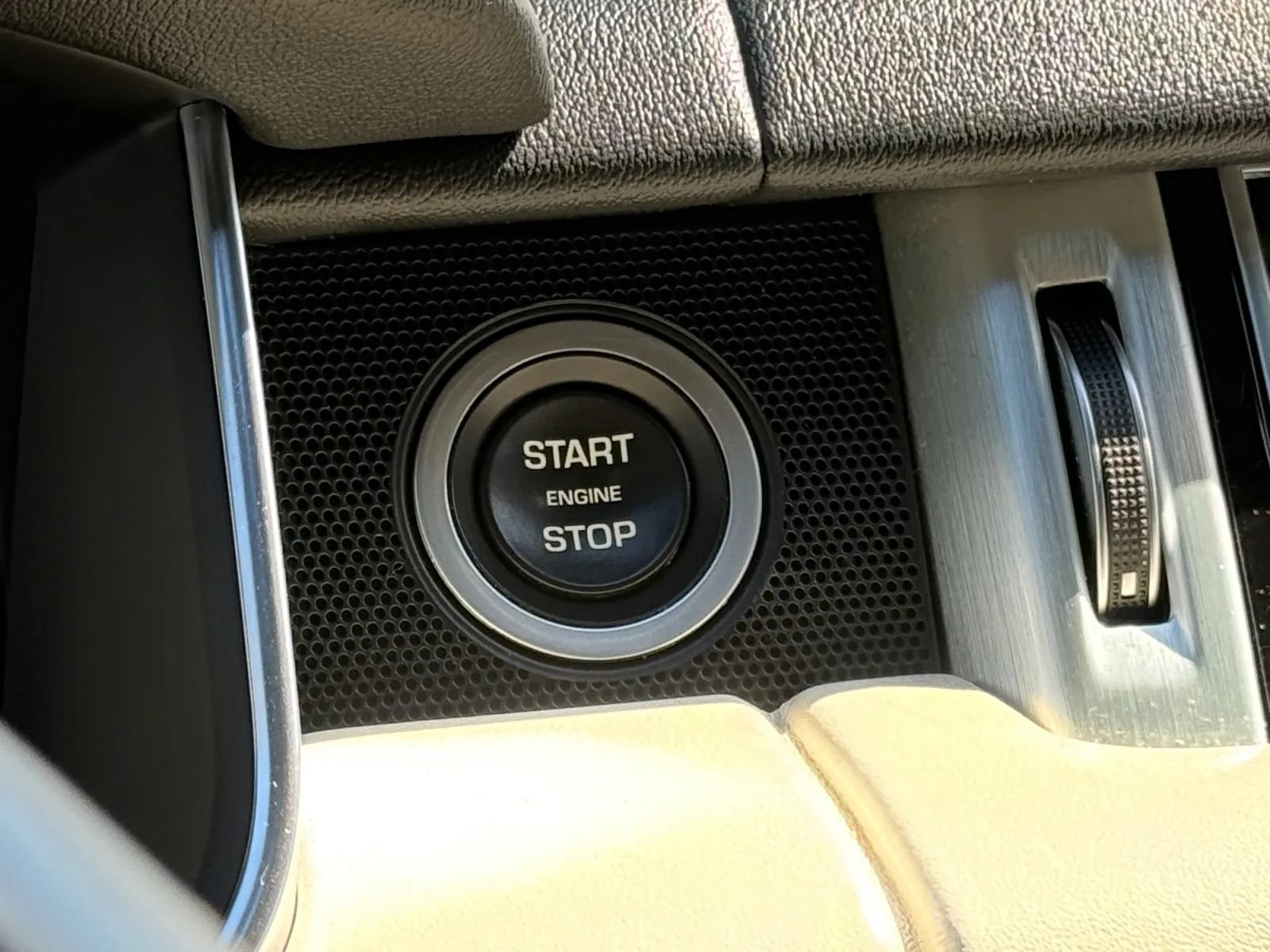 Used 2019 Land Rover Range Rover HSE AWD/4WD image 31