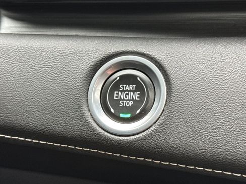 Used 2021 Cadillac Escalade Premium Luxury image 24