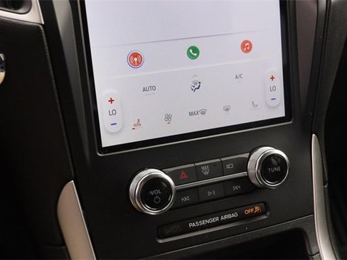 Used 2024 Ford Edge SEL image 17