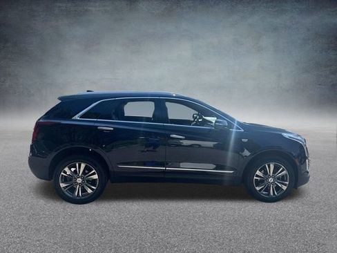 Used 2021 Cadillac XT5 Premium Luxury image 3