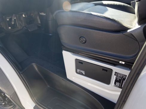 Used 2021 Mercedes-Benz Sprinter 2500 image 21