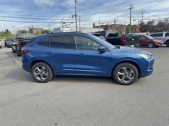Certified 2023 Ford Escape ST-Line Select w/ Tech Pack #2 AWD/4WD image 5