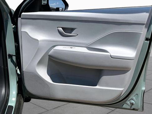 Used 2025 Hyundai Kona SEL FWD image 24
