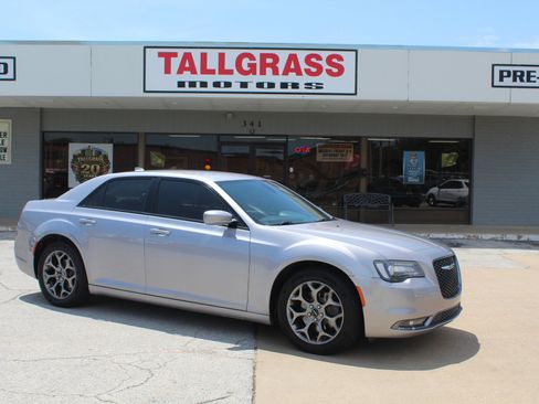 Used 2017 Chrysler 300 S AWD/4WD image 2
