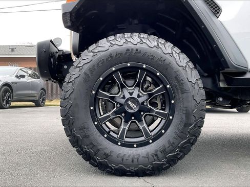 Used 2018 Jeep Wrangler Unlimited Rubicon image 11