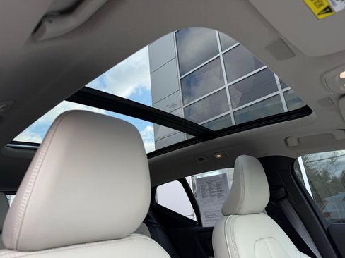 Used 2025 Volvo XC40 B5 Plus w/ Protection Package Premier image 29