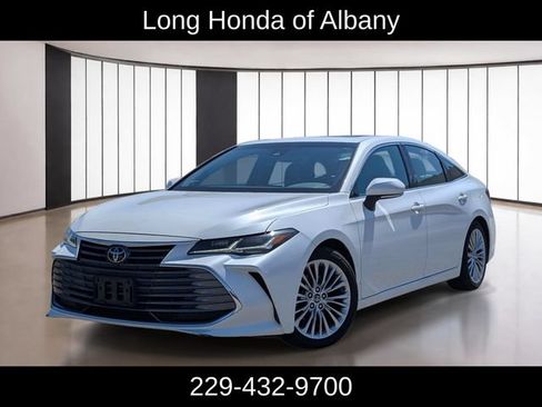 Used 2019 Toyota Avalon Limited FWD image 1