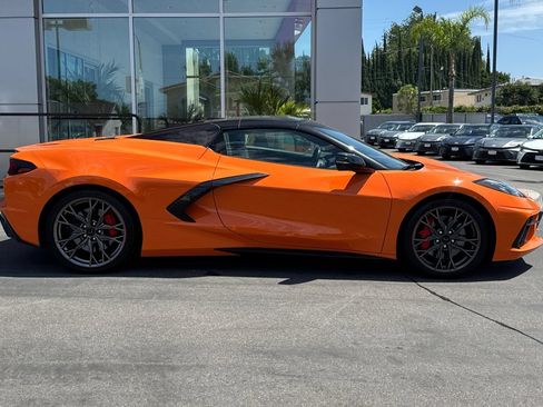 Used 2023 Chevrolet Corvette Stingray Premium Conv w/ Z51 Performance Package RWD image 4