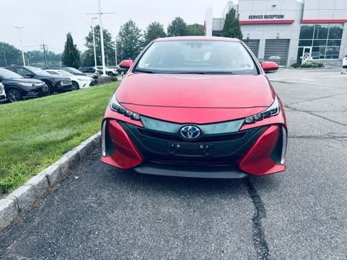 Used 2018 Toyota Prius Prime Plus FWD image 2