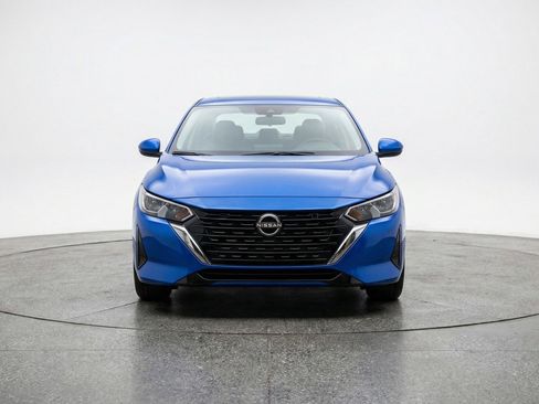 Used 2025 Nissan Sentra SV FWD image 2