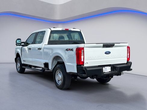 Used 2025 Ford F250 XL AWD/4WD image 3