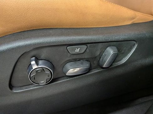 Used 2021 Cadillac XT4 Premium Luxury image 17