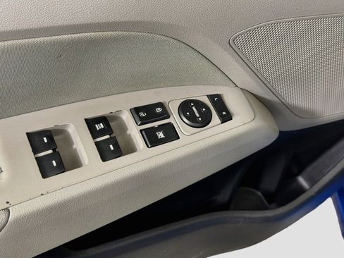 Used 2018 Hyundai Elantra SEL FWD image 15