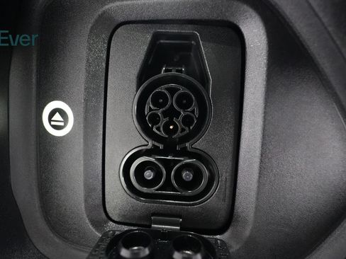 Used 2025 Rivian R1S Adventure AWD/4WD image 10