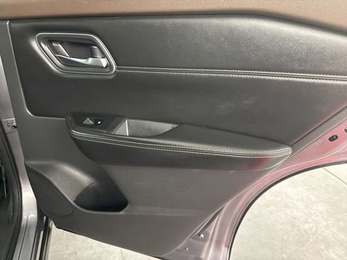 Used 2021 Nissan Rogue SV w/ Premium Package FWD image 33