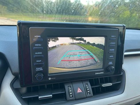 Used 2021 Toyota RAV4 XLE Premium AWD/4WD image 27