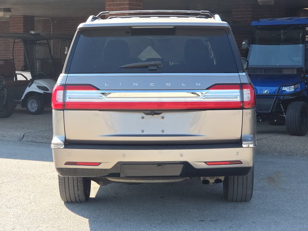 Used 2019 Lincoln Navigator L Reserve w/ Cargo Package AWD/4WD image 7