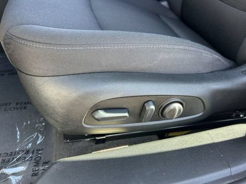 Used 2025 Chevrolet Malibu RS FWD image 19