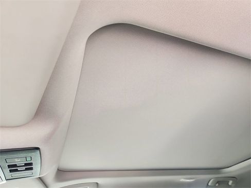 Used 2021 Nissan Rogue SL image 18