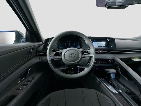 New 2025 Hyundai Elantra Sport image 17