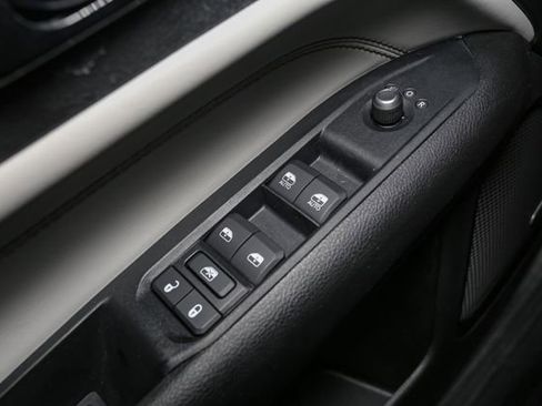Used 2022 Jeep Compass Limited w/ Sun and Sound Group AWD/4WD image 35