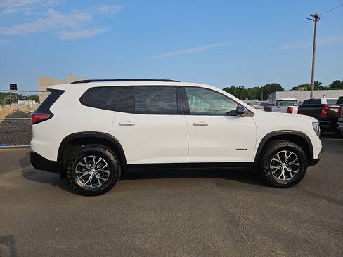 Used 2024 GMC Acadia AT4 w/ Luxury Package AWD/4WD image 7