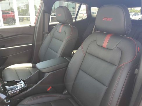Used 2026 Chevrolet Trax RS w/ Sunroof Package FWD image 24