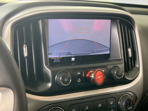 Used 2020 GMC Canyon SLE w/ Elevation Edition image 13