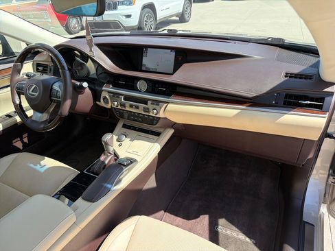 Used 2018 Lexus ES 350 w/ Navigation System Package FWD image 30