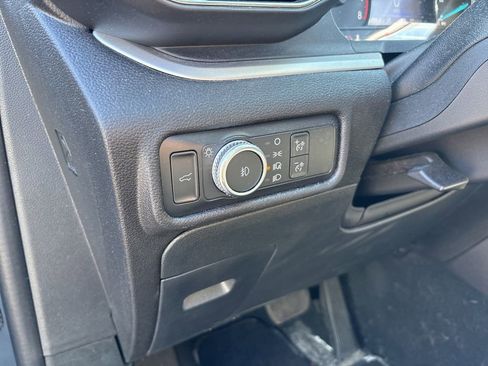 Used 2022 Ford Explorer XLT w/ Equipment Group 202A AWD/4WD image 18