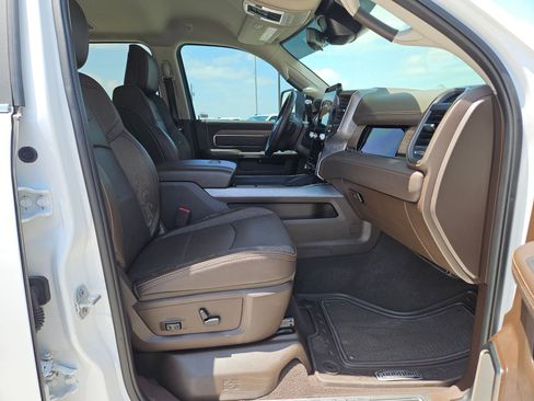 Used 2025 RAM 2500 Limited AWD/4WD image 27