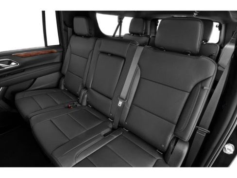Used 2024 Chevrolet Suburban LT w/ Luxury Package RWD image 16