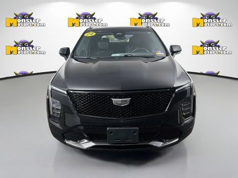 Used 2024 Cadillac XT4 Sport AWD/4WD image 2