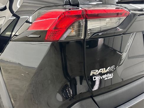 Used 2020 Toyota RAV4 XLE w/ Convenience Package image 35