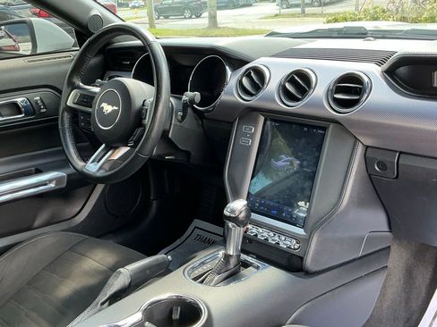 Used 2017 Ford Mustang EcoBoost image 14