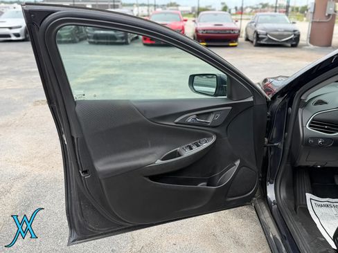 Used 2023 Chevrolet Malibu LT w/ Driver Confidence Package FWD image 9
