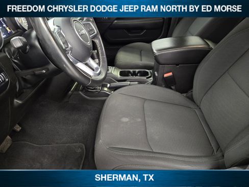 Used 2022 Jeep Wrangler Unlimited Sahara image 8