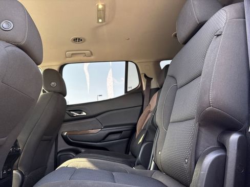 Used 2022 GMC Acadia SLE w/ Driver Convenience Package FWD image 23