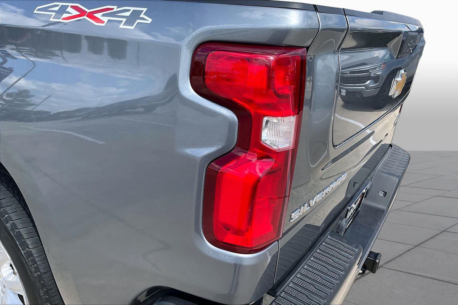 Used 2021 Chevrolet Silverado 1500 Custom AWD/4WD image 27