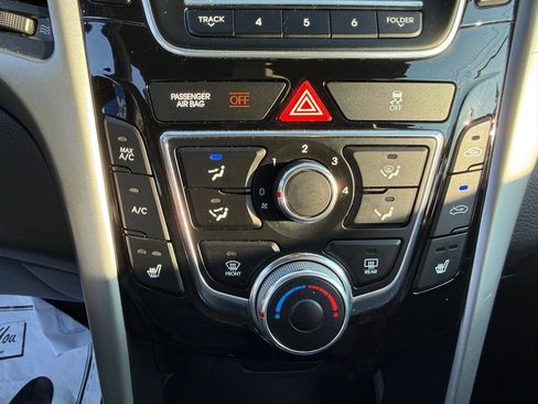 Used 2014 Hyundai Elantra GT FWD image 19