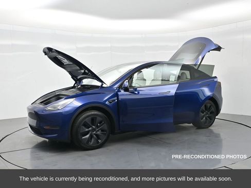 Used 2025 Tesla Model Y Long Range image 33